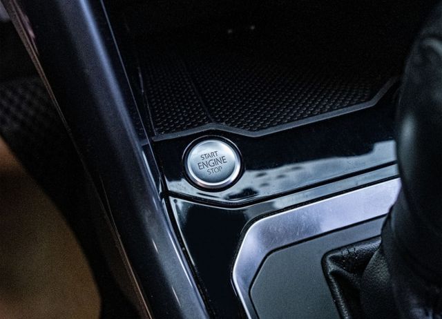 Style Design版 自動停車 電動尾門 倒車顯影 盲點偵測 ACC跟車 車道維持及偏移 全原廠保養  第14張相片