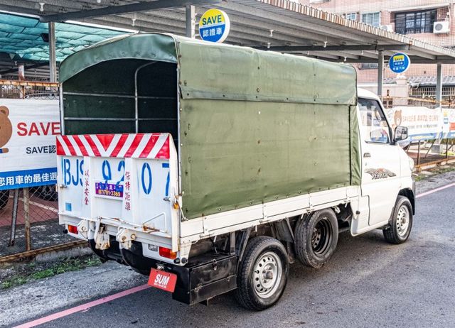2018年 手排小貨車 加裝升降尾門及帆布 升級行車記錄器 僅跑10萬公里  第4張相片