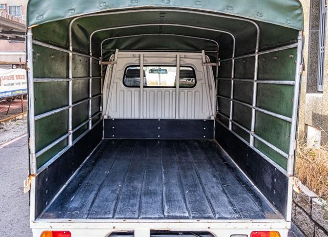 2018年 手排小貨車 加裝升降尾門及帆布 升級行車記錄器 僅跑10萬公里  第9張相片