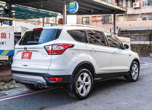 2017年式 小改款經典時尚版 7安全氣囊 電動尾門 盲點偵測 I-Key 定速巡航 倒車顯影 Sync3原廠車機系統  第4張相片