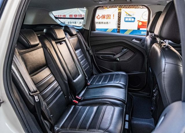 2017年式 小改款經典時尚版 7安全氣囊 電動尾門 盲點偵測 I-Key 定速巡航 倒車顯影 Sync3原廠車機系統  第9張相片