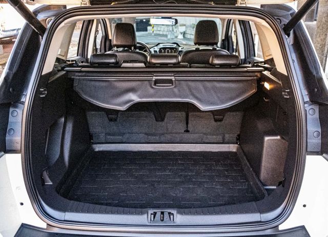 2017年式 小改款經典時尚版 7安全氣囊 電動尾門 盲點偵測 I-Key 定速巡航 倒車顯影 Sync3原廠車機系統  第11張相片