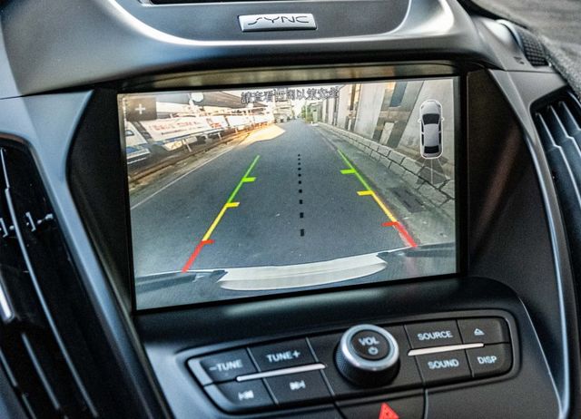 2017年式 小改款經典時尚版 7安全氣囊 電動尾門 盲點偵測 I-Key 定速巡航 倒車顯影 Sync3原廠車機系統  第13張相片