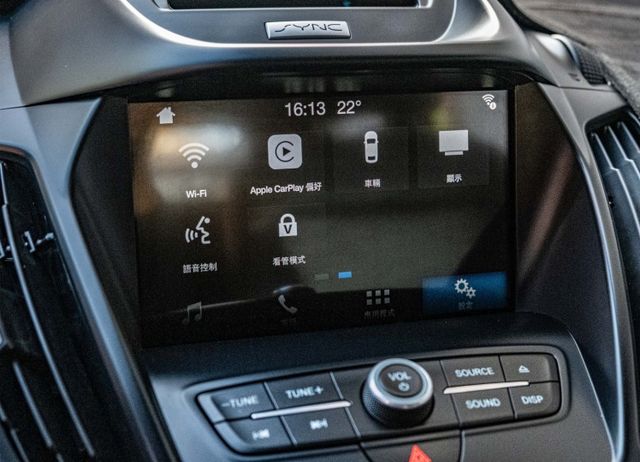 2017年式 小改款經典時尚版 7安全氣囊 電動尾門 盲點偵測 I-Key 定速巡航 倒車顯影 Sync3原廠車機系統  第14張相片