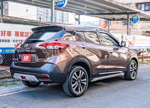 智行旗艦版 6安全氣囊 360環景 LED頭燈 盲點偵測 車道偏離警示 定速巡航 數位儀表 僅跑4萬多公里  第4張相片