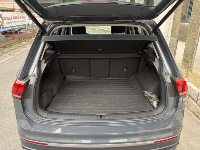 280 TSI Elegance版 電動椅 電尾門 360環景 自動停車 ACC跟車 盲點偵測 衛星導航 全原廠保養  第3張相片