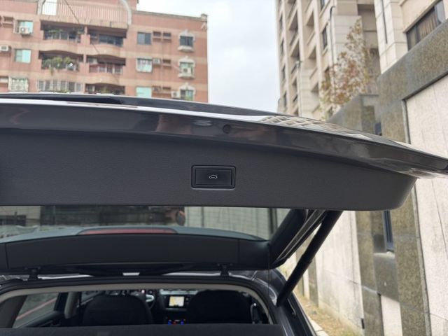 280 TSI Elegance版 電動椅 電尾門 360環景 自動停車 ACC跟車 盲點偵測 衛星導航 全原廠保養  第4張相片