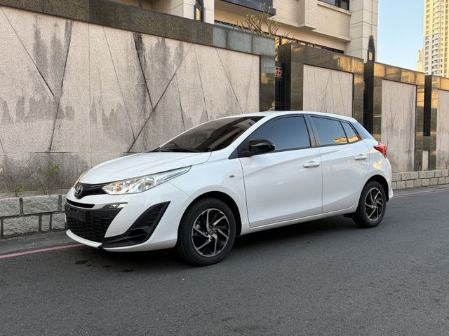 2022年領牌 雅緻版 LED日行燈 升級車機系統 衛星導航 倒車顯影 電子後視鏡 固定原廠保養  第1張相片