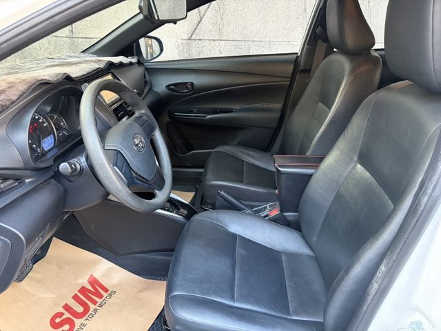 2022年領牌 雅緻版 LED日行燈 升級車機系統 衛星導航 倒車顯影 電子後視鏡 固定原廠保養  第3張相片