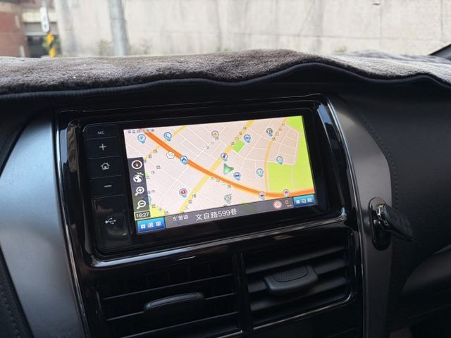 2022年領牌 雅緻版 LED日行燈 升級車機系統 衛星導航 倒車顯影 電子後視鏡 固定原廠保養  第5張相片