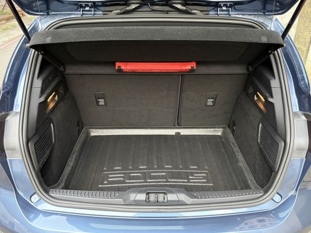 ST-Line Lommel版 ACC跟車 多連桿懸吊 電動椅 HUD抬顯 衛星導航 倒車顯影 盲點偵測 原廠保固中  第3張相片