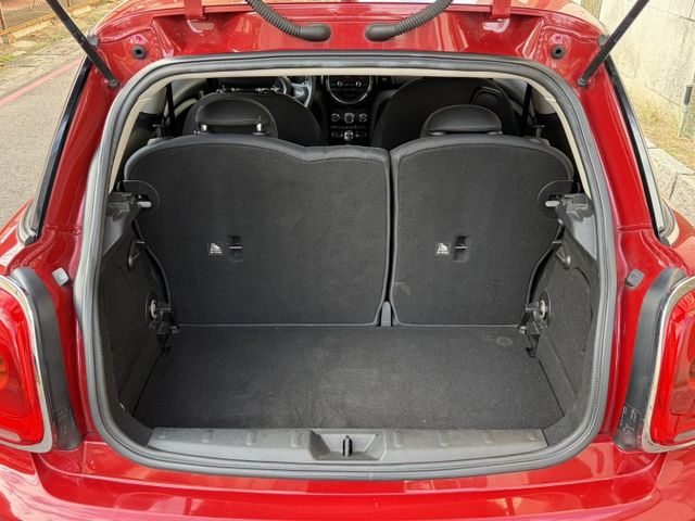 2016年式MINI ONE 加裝衛星導航系統 I-KEY 循跡防滑 怠速熄火 電折後視鏡 冷暖空調 僅跑9萬多公里  第3張相片