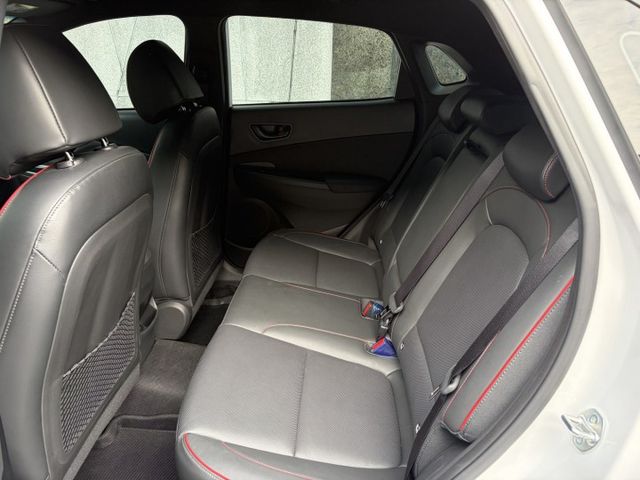 GLT-B版 全彩數位儀表 倒車顯影 ACC跟車 抬頭顯示器 換擋撥片 恆溫空調 僅跑2萬多公里 加購原廠延長保固  第5張相片