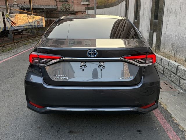 油電尊爵版 數位儀表 TSS2.0輔助駕駛 衛星導航 I-Key 恆溫空調 加裝360環景 GR樣式氣氛燈 原廠保固中  第2張相片