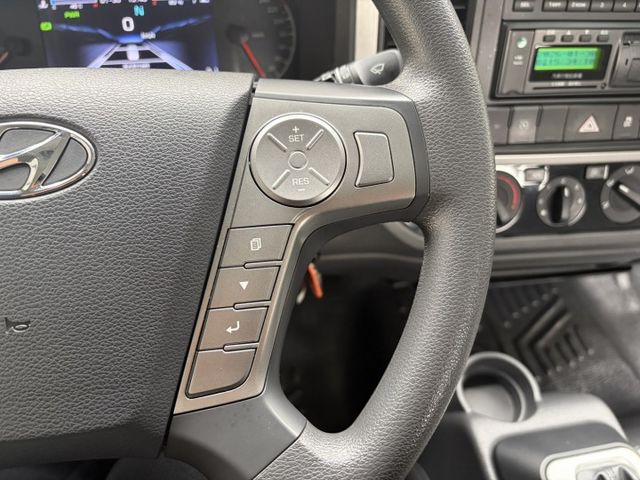 中軸版 彩色數位儀表 定速巡航 倒車顯影 媒體播放器 倒車雷達 加裝四路鏡頭 僅跑一萬多公里 原廠保固中  第10張相片