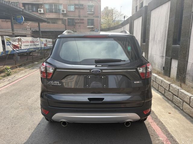 4WD 2.0柴油版 全景天窗 電動椅 電尾門 倒車顯影 ACC跟車 盲點偵測 固定原廠保養  第2張相片