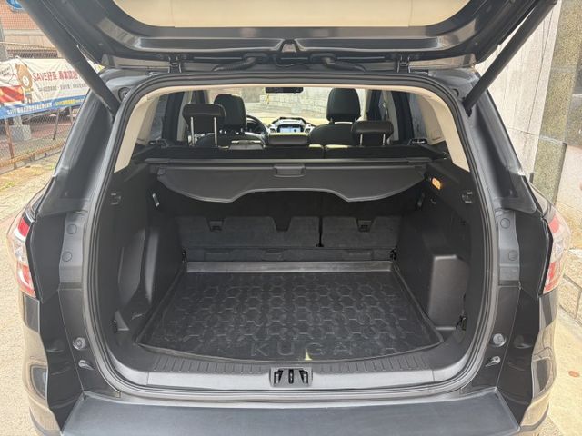 4WD 2.0柴油版 全景天窗 電動椅 電尾門 倒車顯影 ACC跟車 盲點偵測 固定原廠保養  第3張相片