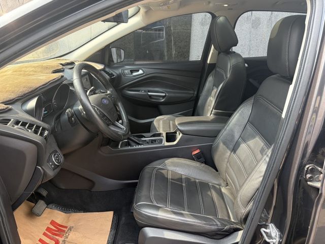 4WD 2.0柴油版 全景天窗 電動椅 電尾門 倒車顯影 ACC跟車 盲點偵測 固定原廠保養  第4張相片