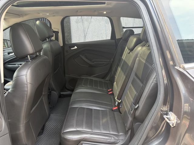 4WD 2.0柴油版 全景天窗 電動椅 電尾門 倒車顯影 ACC跟車 盲點偵測 固定原廠保養  第5張相片