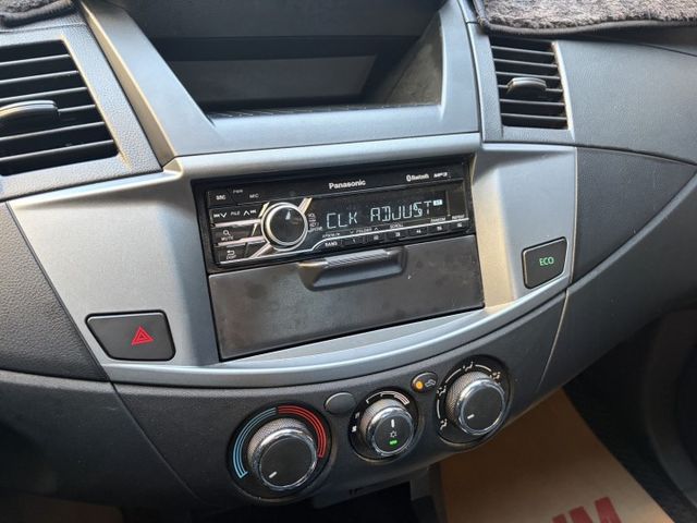 Zinger貨卡晶鑽型 定速巡航 倒車雷達 電子後視鏡 17吋圈 加裝升縮捲簾 載重700公斤 僅跑3萬多公里  第5張相片