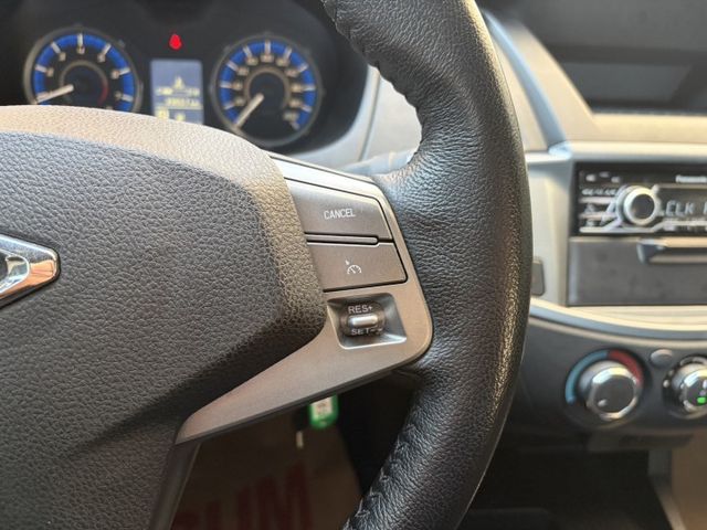 Zinger貨卡晶鑽型 定速巡航 倒車雷達 電子後視鏡 17吋圈 加裝升縮捲簾 載重700公斤 僅跑3萬多公里  第8張相片