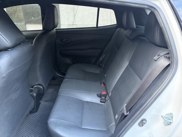 雅緻版 LED日行燈 音頻播放器 電子後視鏡 循跡防滑 倒車顯影 冷暖空調 加裝安卓機 僅跑6萬多公里  第5張相片