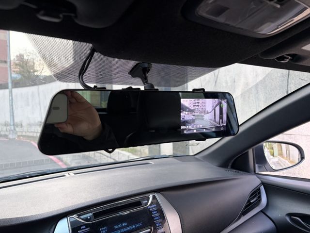 雅緻版 LED日行燈 音頻播放器 電子後視鏡 循跡防滑 倒車顯影 冷暖空調 加裝安卓機 僅跑6萬多公里  第9張相片