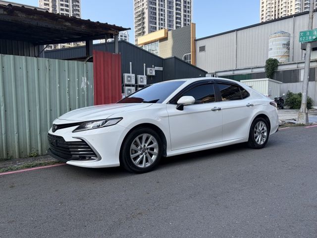 2023年領 尊爵精裝版 TSS2.0駕駛輔助 雙電動椅 I-KEY 倒車顯影 盲點偵測 儀表資訊幕 原廠保養保固中  第1張相片