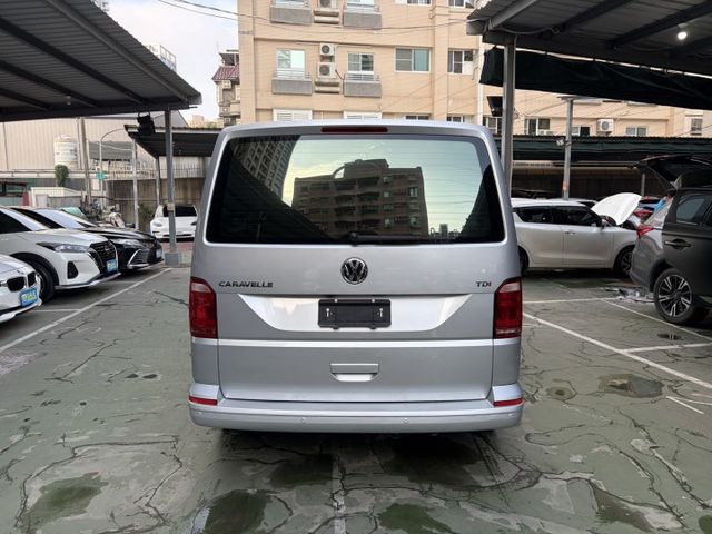 長軸9人座版 右側滑門感 應頭燈 倒車顯影 後排獨立冷氣 固定原廠保養 全車原板件  第2張相片