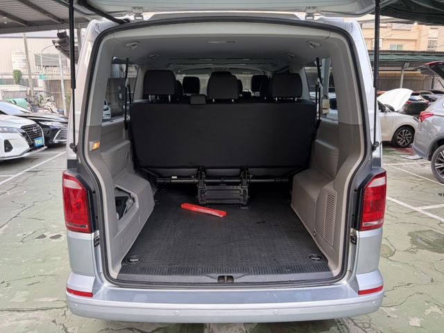 長軸9人座版 右側滑門感 應頭燈 倒車顯影 後排獨立冷氣 固定原廠保養 全車原板件  第3張相片