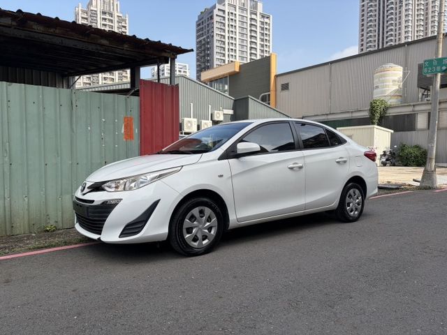 雅緻版 LED日行燈 循跡防滑 加裝電子後視鏡 僅跑1萬多公里 固定原廠保養  第1張相片