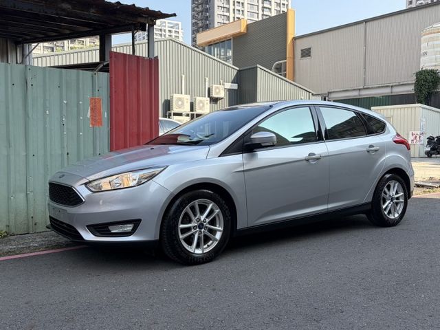 1.5汽油時尚版 定速巡航 換擋撥片 數位儀表資訊幕 多功能方向盤 加裝電子後視鏡 固定原廠保養  第1張相片