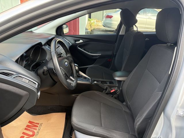 1.5汽油時尚版 定速巡航 換擋撥片 數位儀表資訊幕 多功能方向盤 加裝電子後視鏡 固定原廠保養  第4張相片