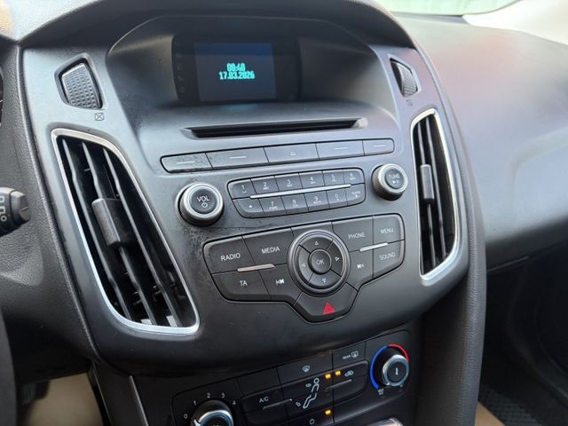 1.5汽油時尚版 定速巡航 換擋撥片 數位儀表資訊幕 多功能方向盤 加裝電子後視鏡 固定原廠保養  第7張相片