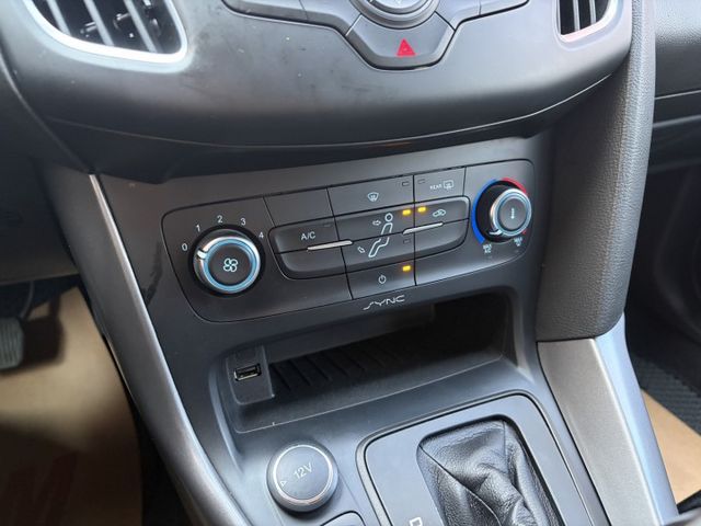 1.5汽油時尚版 定速巡航 換擋撥片 數位儀表資訊幕 多功能方向盤 加裝電子後視鏡 固定原廠保養  第8張相片