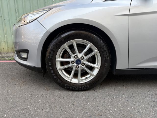 1.5汽油時尚版 定速巡航 換擋撥片 數位儀表資訊幕 多功能方向盤 加裝電子後視鏡 固定原廠保養  第12張相片