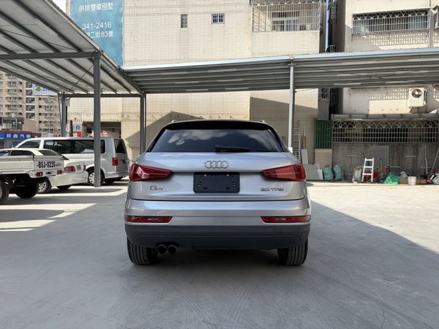 30 TFSI版 6安全氣囊 HID頭燈 電動座椅 電動尾門 倒車雷達 加裝衛星導航 固定原廠保養  第2張相片