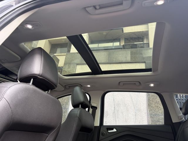 Ecoboost 180 CP360版 全景天窗 ACC跟車 倒車顯影 360環景 盲點偵測 電尾門 僅跑5萬多公里  第7張相片