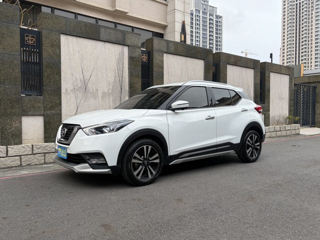 2022年式 智行旗艦版 定速巡航 恆溫空調 360環景 倒車顯影 加裝電子後視鏡 原廠8年保固中 僅跑7萬多  第1張相片