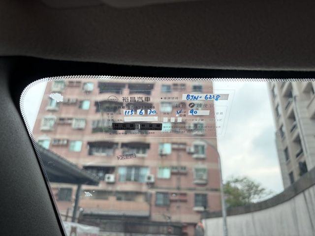 2022年式 智行旗艦版 定速巡航 恆溫空調 360環景 倒車顯影 加裝電子後視鏡 原廠8年保固中 僅跑7萬多  第11張相片