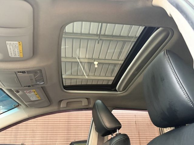 尊爵版 電動天窗 電動椅 倒車顯影 倒車雷達 安卓機 I-Key 恆溫空調 升級排擋頭  第6張相片