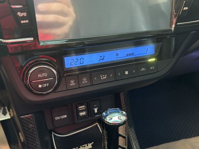 尊爵版 電動天窗 電動椅 倒車顯影 倒車雷達 安卓機 I-Key 恆溫空調 升級排擋頭  第10張相片