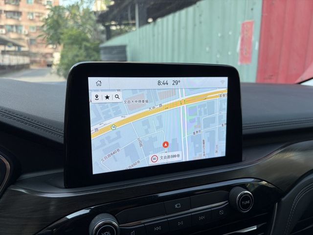 Vignale旗艦客車版 全景天窗 雙前座電動椅 電尾門 數位儀表 360環景 新車價129.9萬 僅跑6萬  第10張相片