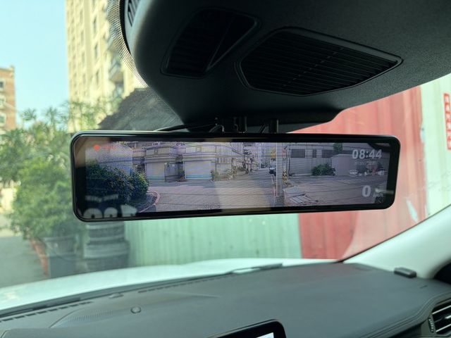 Vignale旗艦客車版 全景天窗 雙前座電動椅 電尾門 數位儀表 360環景 新車價129.9萬 僅跑6萬  第11張相片