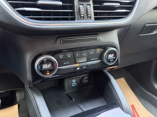 Vignale旗艦客車版 全景天窗 雙前座電動椅 電尾門 數位儀表 360環景 新車價129.9萬 僅跑6萬  第12張相片