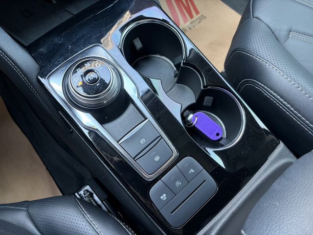 Vignale旗艦客車版 全景天窗 雙前座電動椅 電尾門 數位儀表 360環景 新車價129.9萬 僅跑6萬  第13張相片