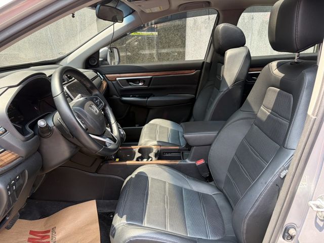 S旗艦版 全景天窗 感應式電動尾門 雙前電動椅 ACC跟車 盲點偵測 衛星導航 倒車顯影 僅跑6萬多 全車原版件  第5張相片