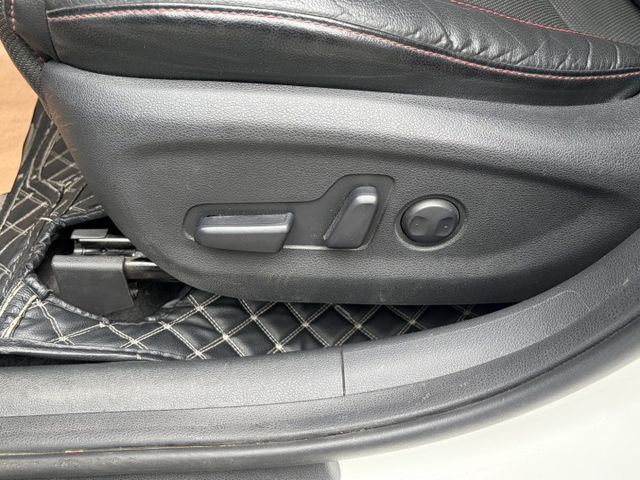 豪華版 ACC跟車 定速巡航 I-KEY 電動椅 盲點偵測 衛星導航 多功能方向盤 升級安卓影音 四輪全新胎  第6張相片