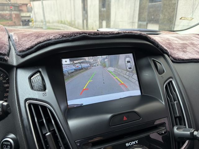 2018年式 天窗頂級運動版 I-KEY 定速巡航 換檔撥片 倒車顯影 藍芽 盲點偵測 儀錶板資訊幕  第8張相片