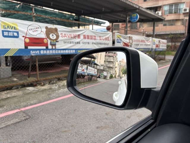 2018年式 天窗頂級運動版 I-KEY 定速巡航 換檔撥片 倒車顯影 藍芽 盲點偵測 儀錶板資訊幕  第14張相片